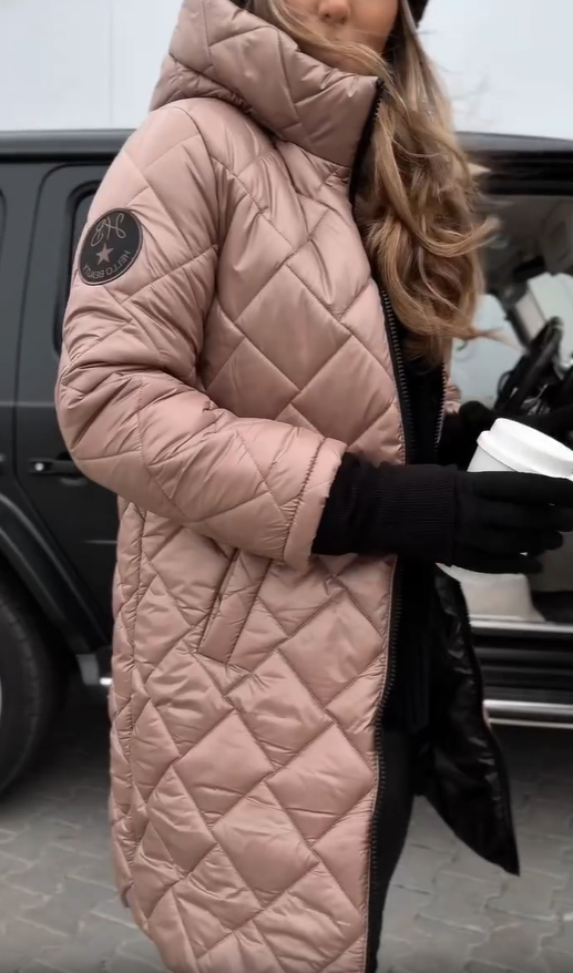 Selina - Elegante gesteppte Daunenjacke mit Kapuze