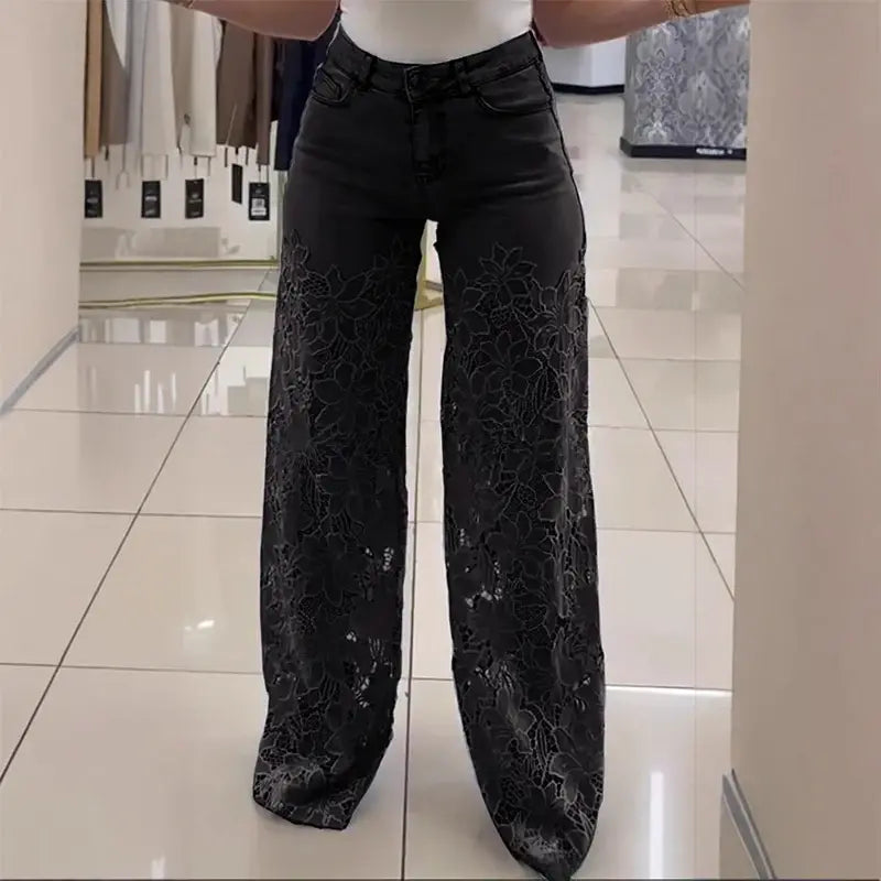 Leni - Moderne Jeans mit Spitzenaufnähern