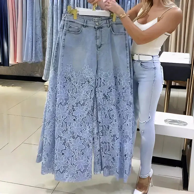 Leni - Moderne Jeans mit Spitzenaufnähern