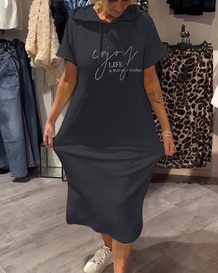 Klara - Lässiges Kleid mit Kapuze und femininer Passform
