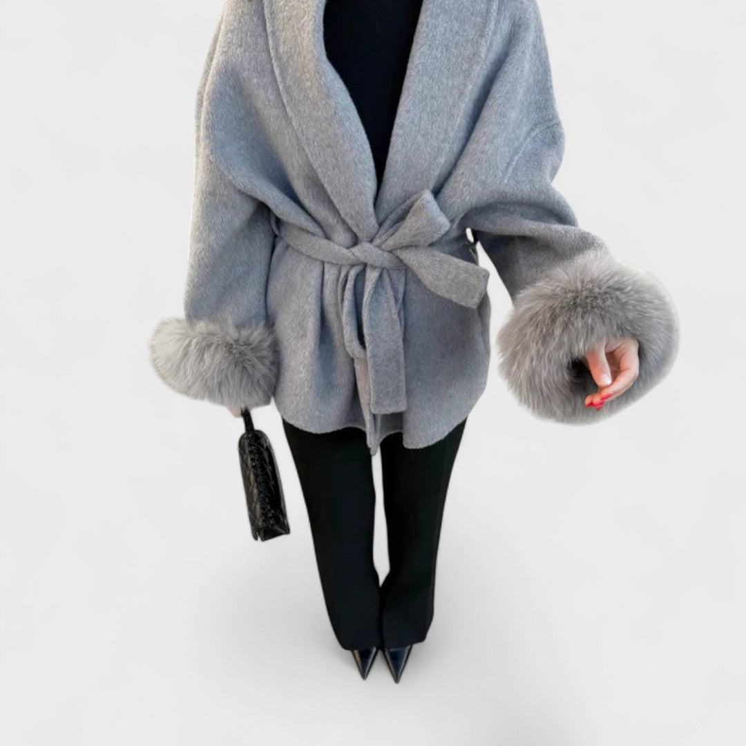 Harper – Eleganter Mantel mit Details aus ökologischem Fell