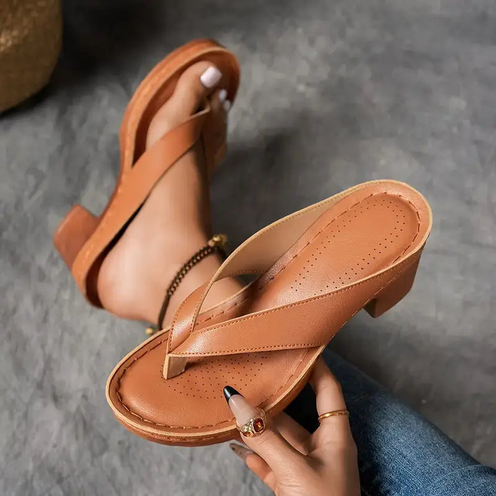 Saskia - Orthopädische Slipper mit Absatz