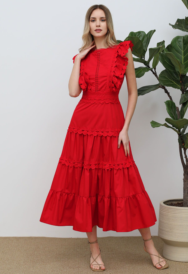 ÄRMELLOSES MIDIKLEID MIT HÄKELBESATZ IN ROT