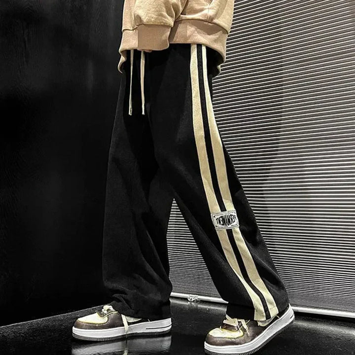 Gio Cordhose mit weitem Bein