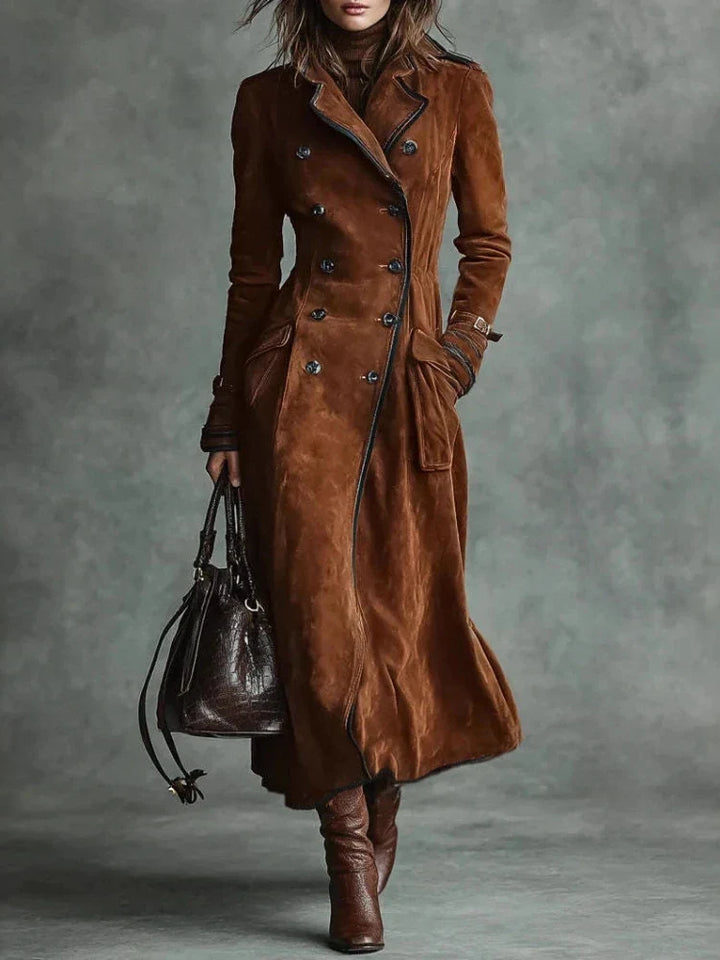 Elara – Langer Trenchcoat aus aus Wildleder-Optik