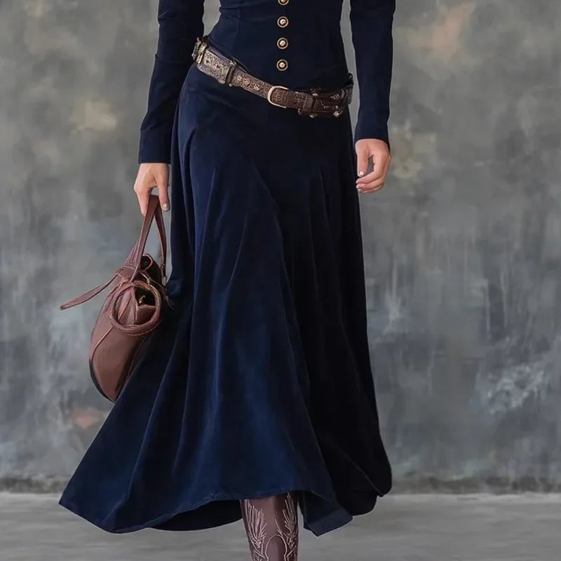 Amélie - Maxikleid aus blauer Wildleder-Optik mit Gürtel