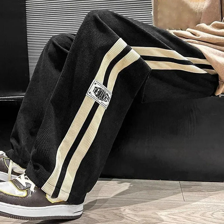 Gio Cordhose mit weitem Bein
