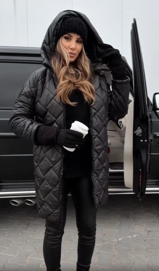 Joelle - Elegante gesteppte Daunenjacke mit Kapuze