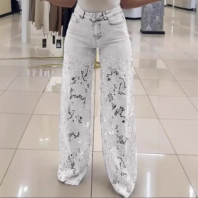 Leni - Moderne Jeans mit Spitzenaufnähern