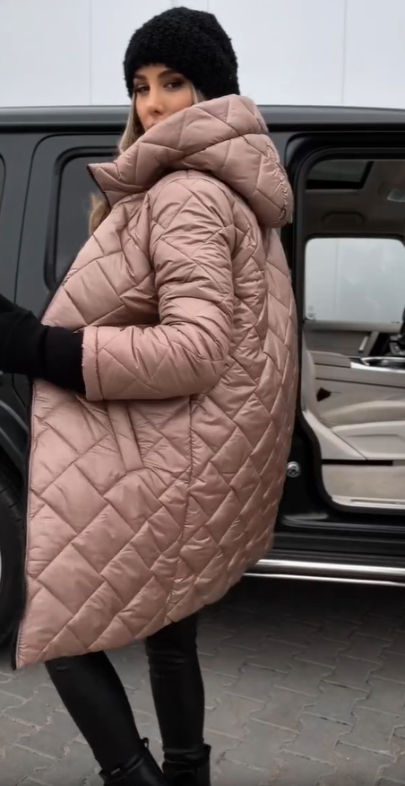 Selina - Elegante gesteppte Daunenjacke mit Kapuze