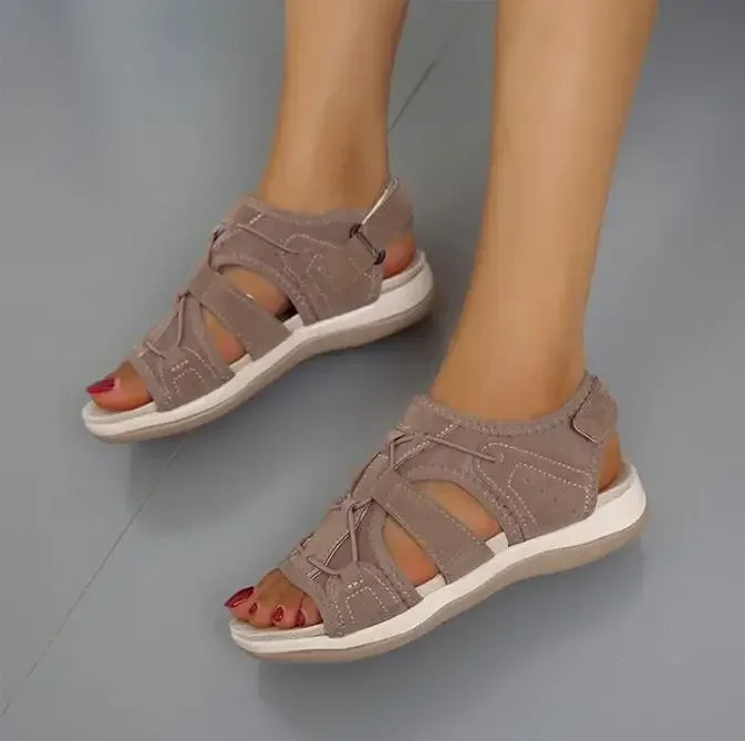 Ariana - Stilvolle, verstellbare Sommerschuhe mit Stützsohle